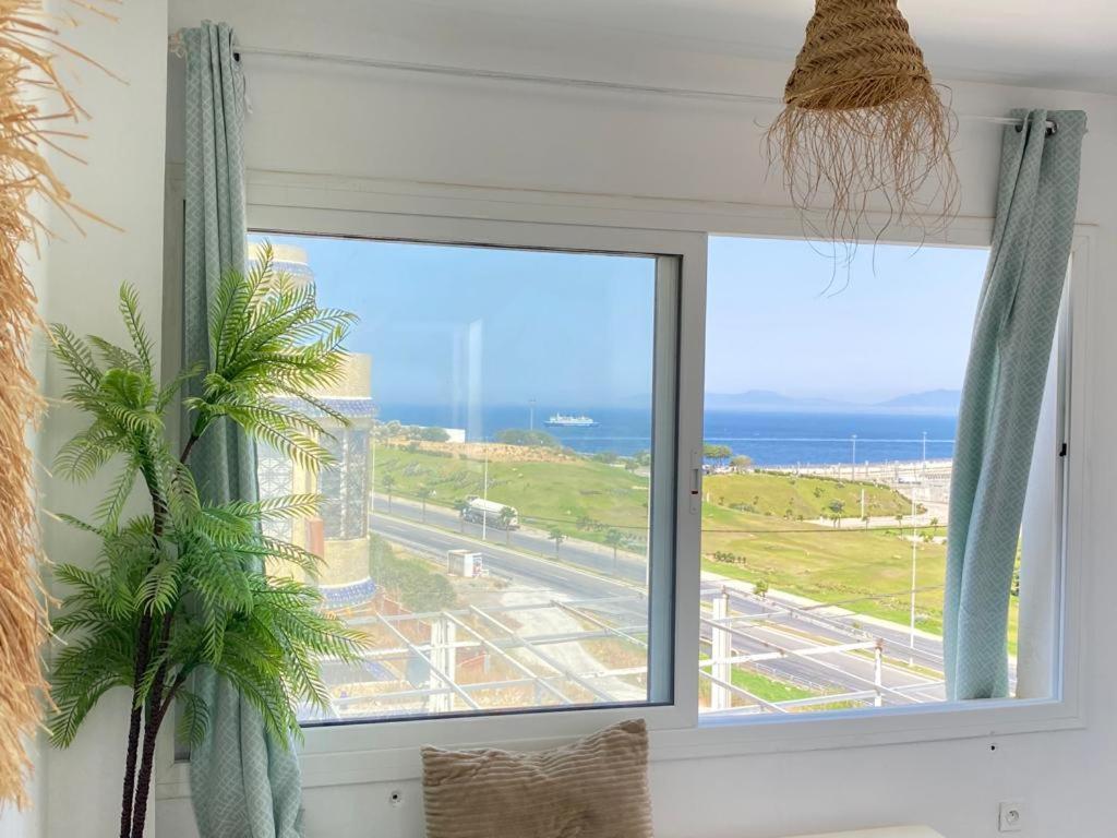 Appartement A Ksar Sghir En Face Du Terminal Passagers De Ferry Port Tanger Med Eksteriør billede