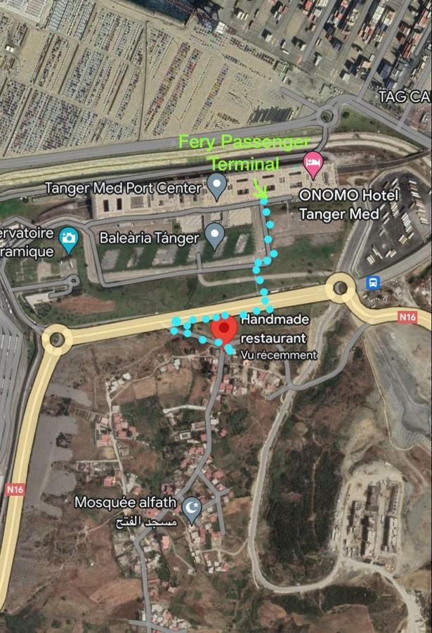 Appartement A Ksar Sghir En Face Du Terminal Passagers De Ferry Port Tanger Med Eksteriør billede